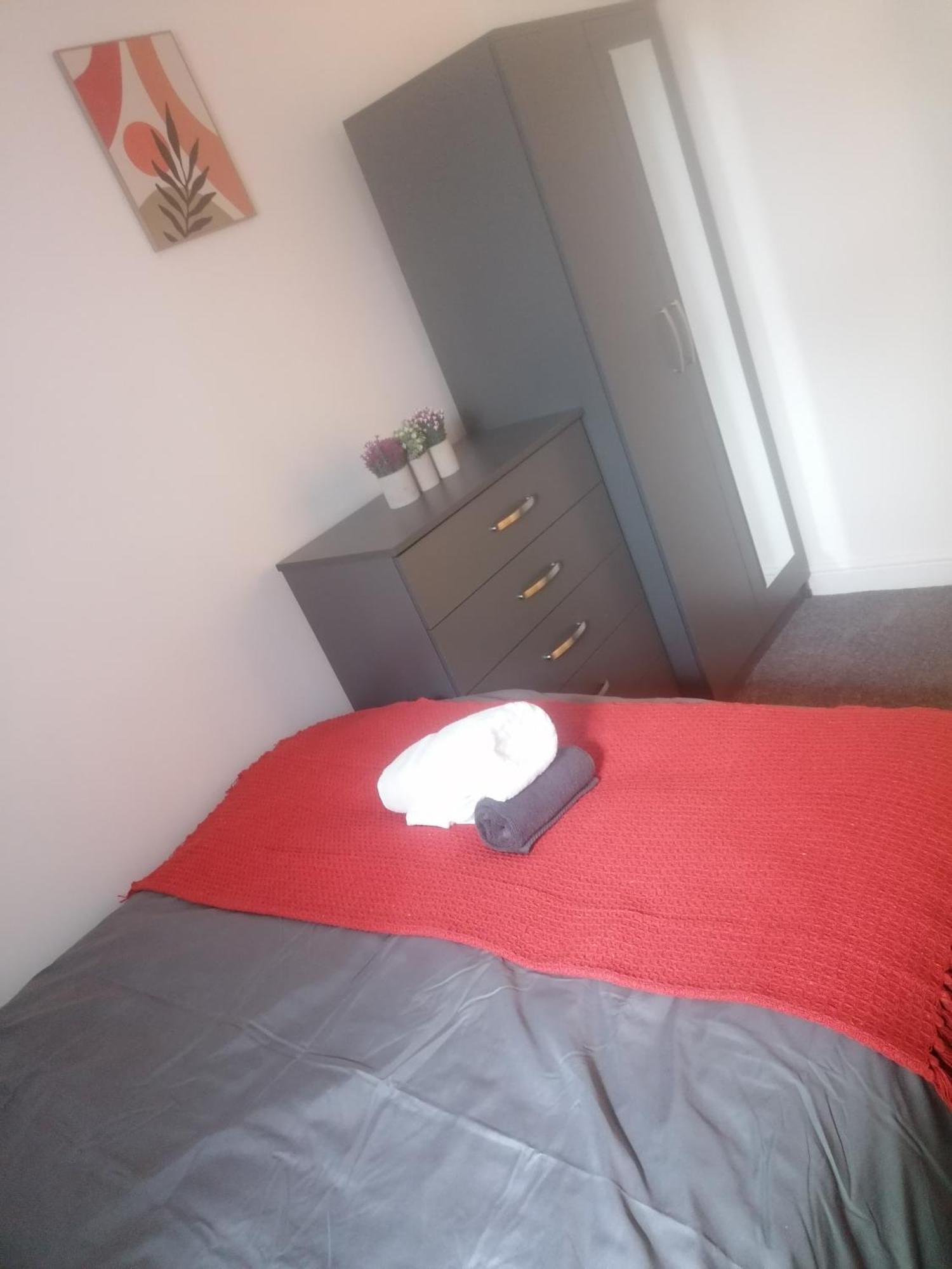 Rossy Home Of Relaxations Stoke-on-Trent Extérieur photo